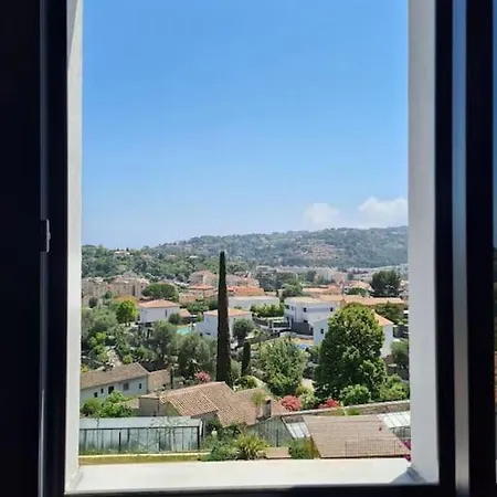 Californienne Vue Vallauris